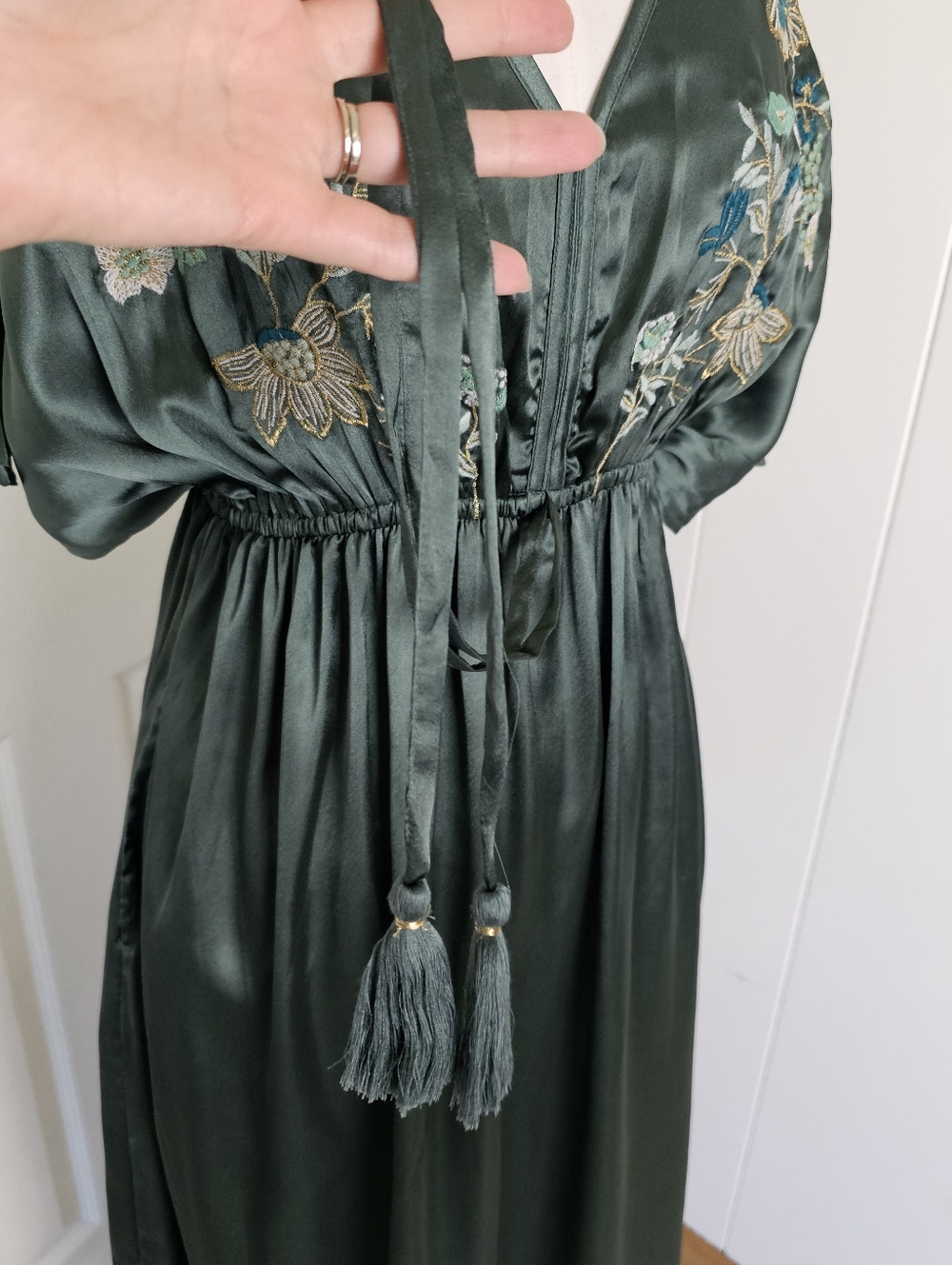 NWT World Market Mira Laurel Green Satin Floral Embroidered Kaftan Dress Size XS - Picture 10 of 11